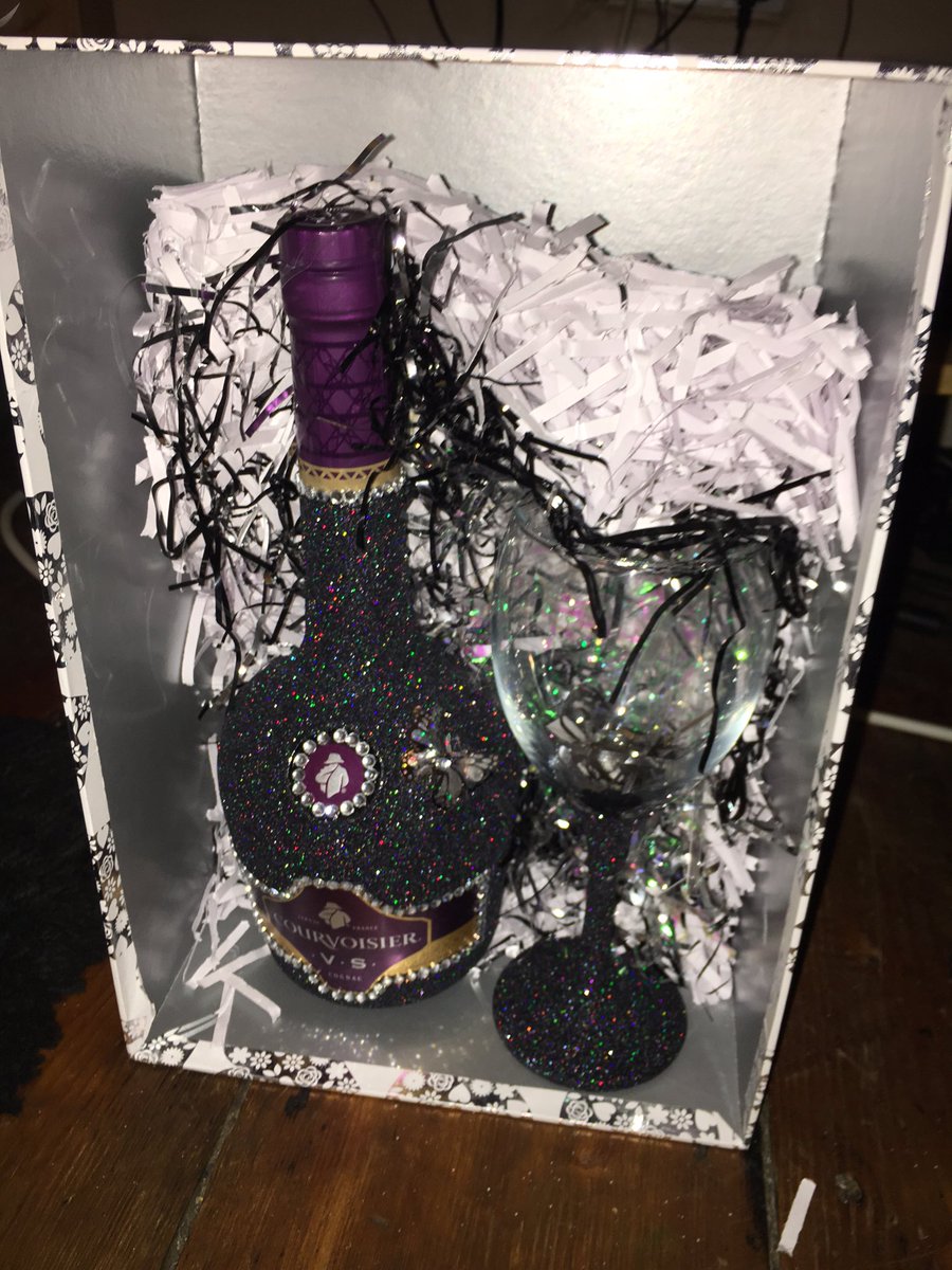 2010elisha's tweet image. Birthday gift love it ❤️😊🎉🎉🍾🎁