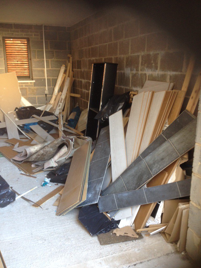 planbdevon's tweet image. Bin shed fly tipped in torquay all cleared up nice and tidy if you got unwanted rubbish cleared call 01803 220 382