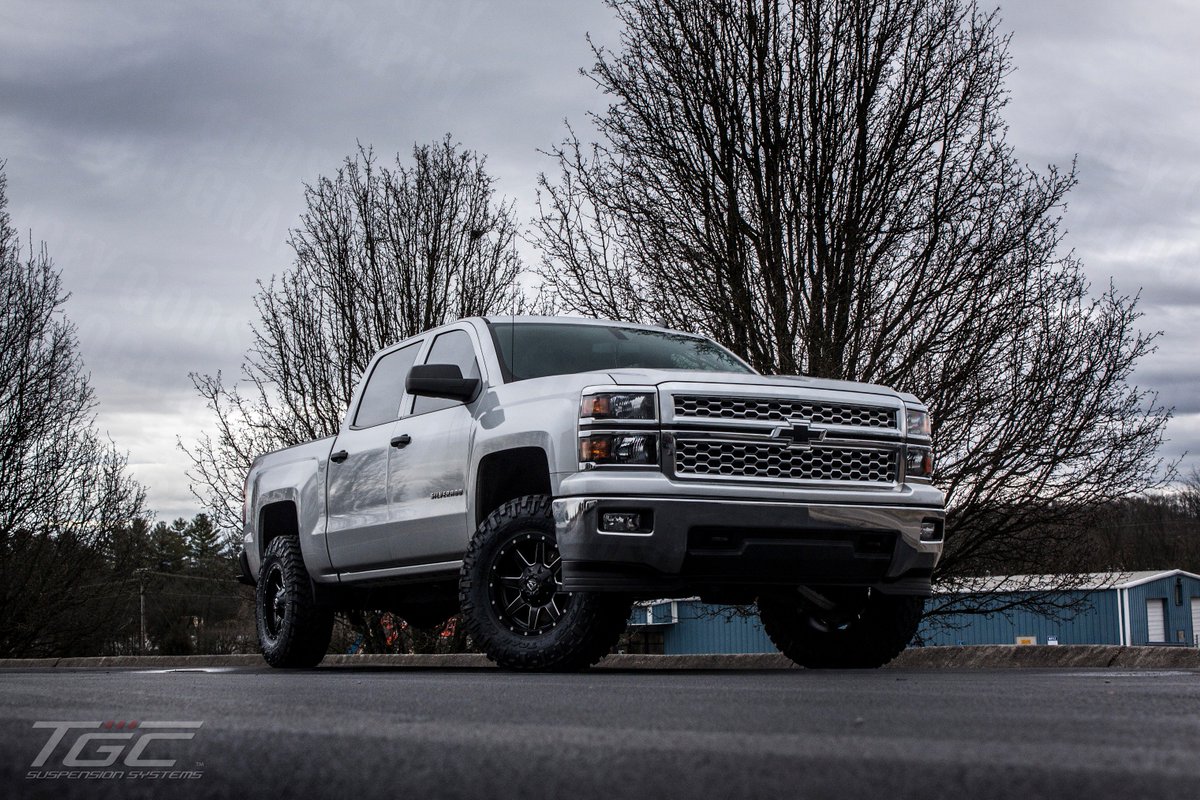 TopGunCustomz's tweet photo. 2014 #Chevy #Silverado #1500 with 3.5"s of lift!
#topguncustomz #tgcsuspension #tgcss #sexytrucks #truckporn #4x4 https://t.co/2UzTJpCAz7