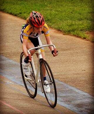 cougarslifting's tweet photo. Cougar Eliza Dowell at Nat track cycling Champs this week. At 13 she won the U15 sprint, setting a new Aus record. https://t.co/DiVW0q30Jg