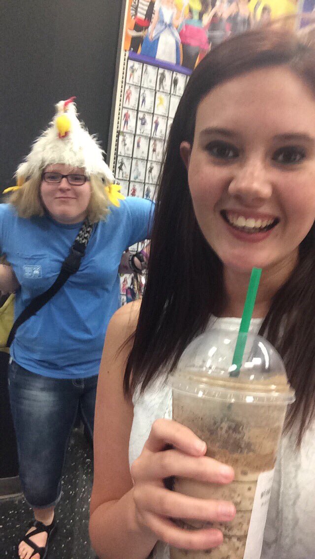 AbigailJordan47's tweet image. #seniorvideo