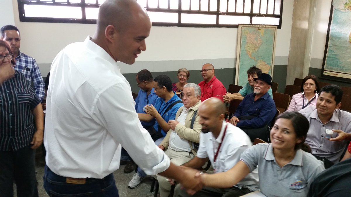 HectoRodriguez's tweet photo. Queremos que todos los hombres y mujeres que aman Venezuela acompañen a @NicolasMaduro en el Congreso de la Patria https://t.co/xEiLlRL9Vd