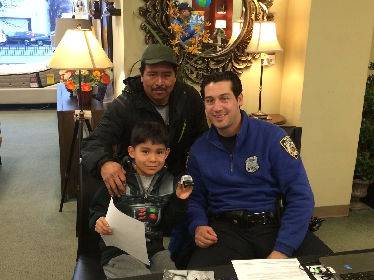 NYPD110Pct's tweet photo. Come out to @raymourflanigan in Elmhurst for our Community Appreciation Evening #opID #opsafechild #PS182 https://t.co/LA99ubV1TS