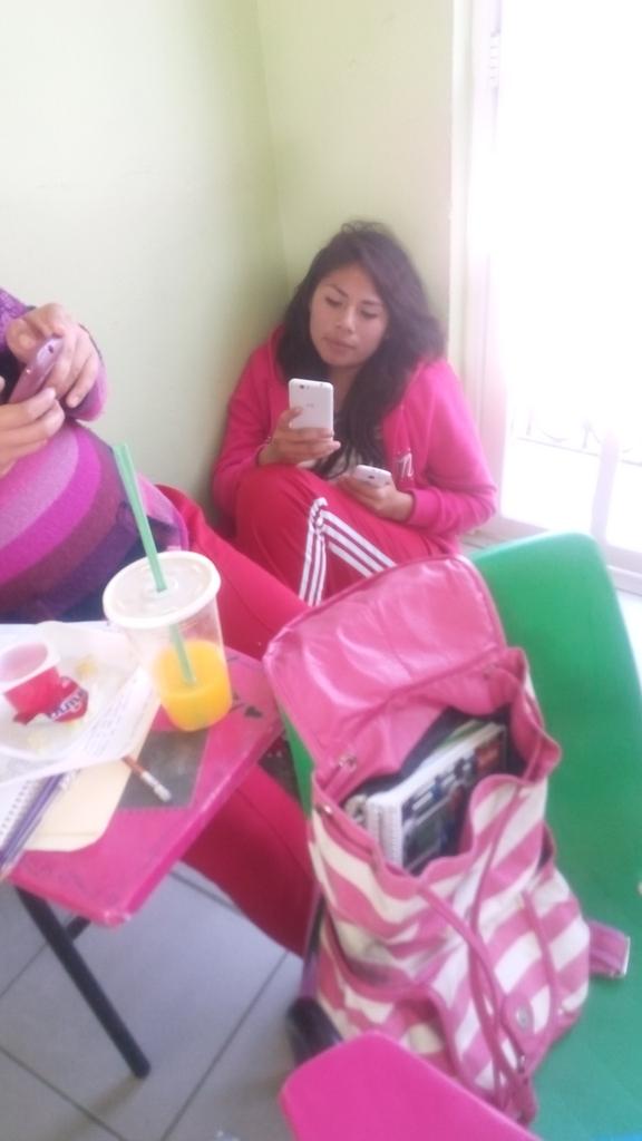 borrachitodtf's tweet photo. Hola K ase #sinadakaser
#cobaem
#no mames#maldita educasion https://t.co/A7FIJyHDHo