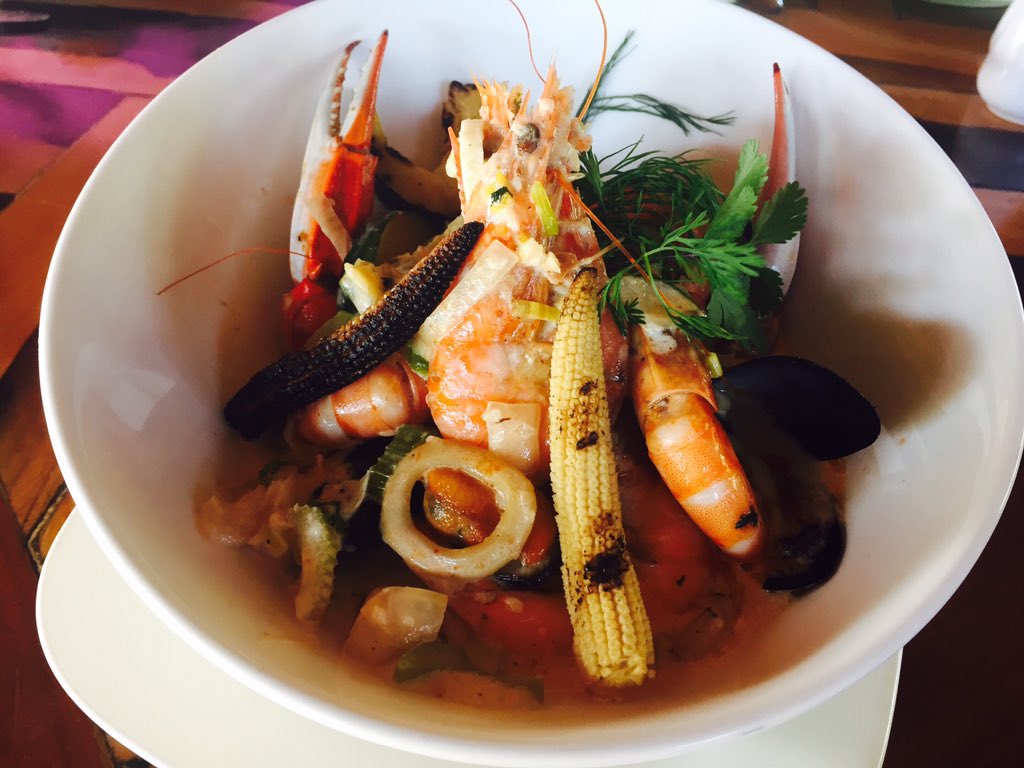ArielUrtaza's tweet photo. Hoy disfrutamos del platillo conmemorativo de #Xcaret25, una mariscada espectacular. 🍴👌🏻@XcaretPark @FoodiesPlaya https://t.co/BPaYfljgcQ