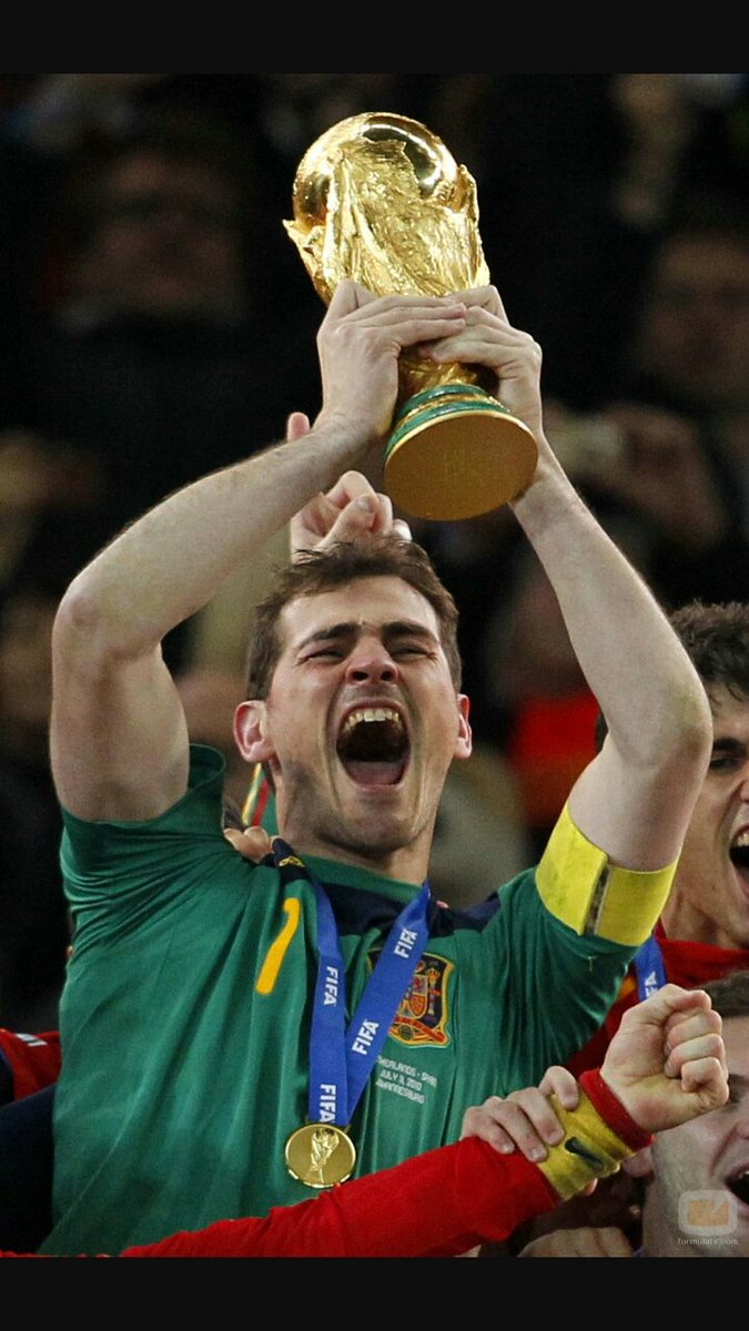 alvburgue's tweet photo. Fuiste, eres y serás siempre el mejor portero de la historia, grande @CasillasWorld #BertineIker https://t.co/WBAV7fuE7c