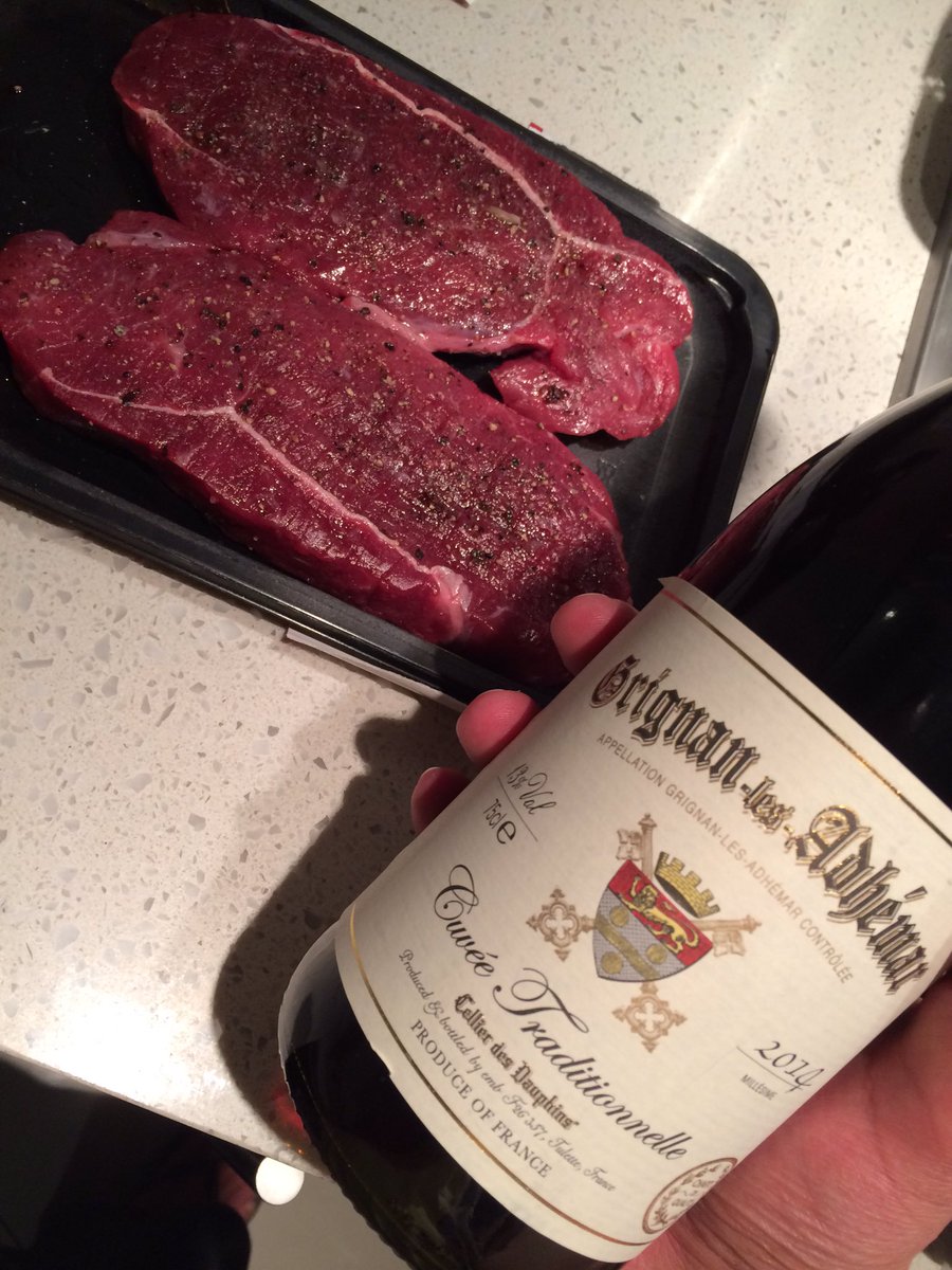 ClarityDeep's tweet photo. 🙌📸🍾 
#BraisingSteak, #Oliviabutter #dishcover #foodgram #foodlove #foodbeast #london #nyc #hongkong #india  #foodie https://t.co/9MceY87xqD