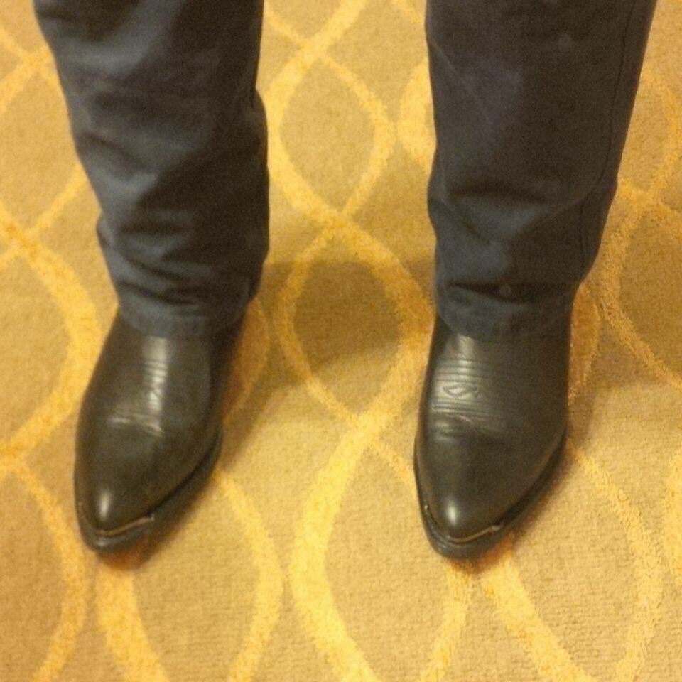 AdorkableGeek's tweet photo. @LisaBianco Only wore them 1 night at the Wildhorse Saloon. 😂 https://t.co/J40BgYnGRV