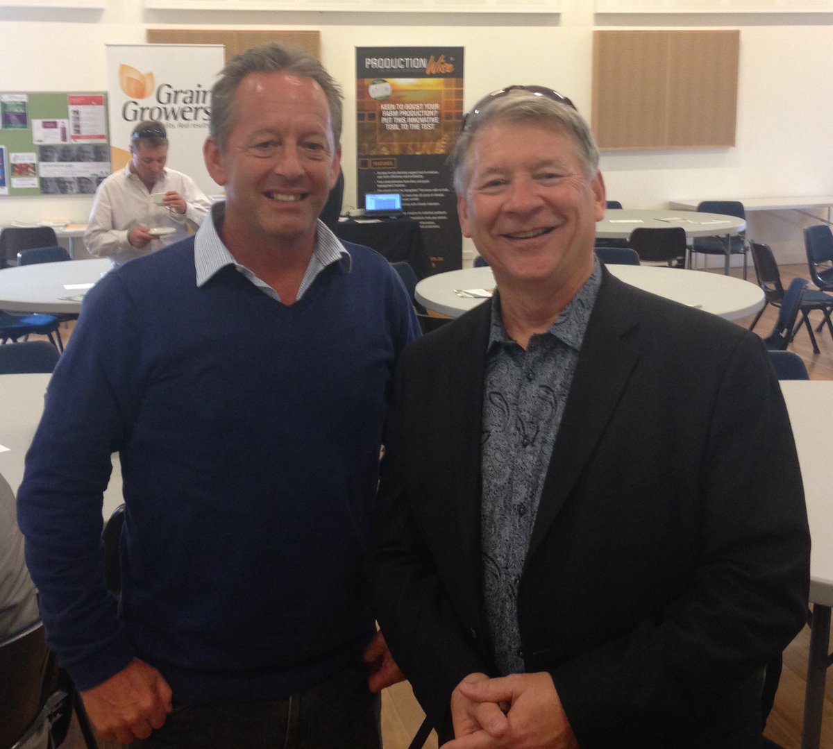 ORMPtyLtd's tweet photo. Today's #GRDCUpdates chair @Crop_Watch with Canadian @rsaik talking @AgManifesto #agdrivers! #agchatoz https://t.co/mDqoLJn608