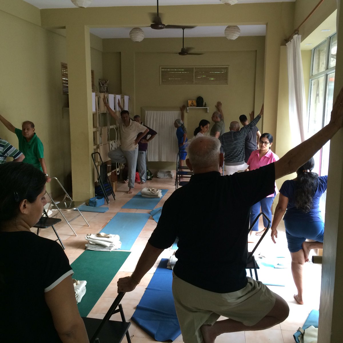 mopolymer's tweet photo. #Vrikshasana no matter the age the body works intelligently #thepracticeroom #iyengaryoga https://t.co/QMw7x947BY