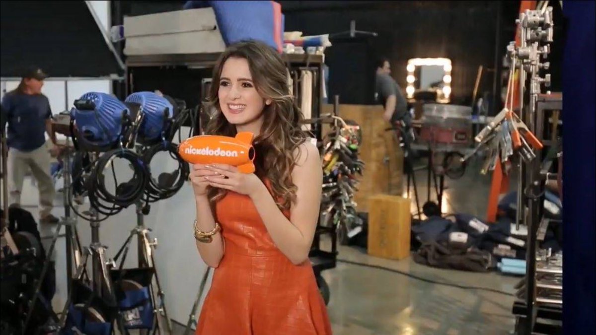 <a href="/lauramarano/">Laura Marano</a> why are you so adorable?? *-* I love you so much, all the love from Peru
#VoteLauraMarano #KCA