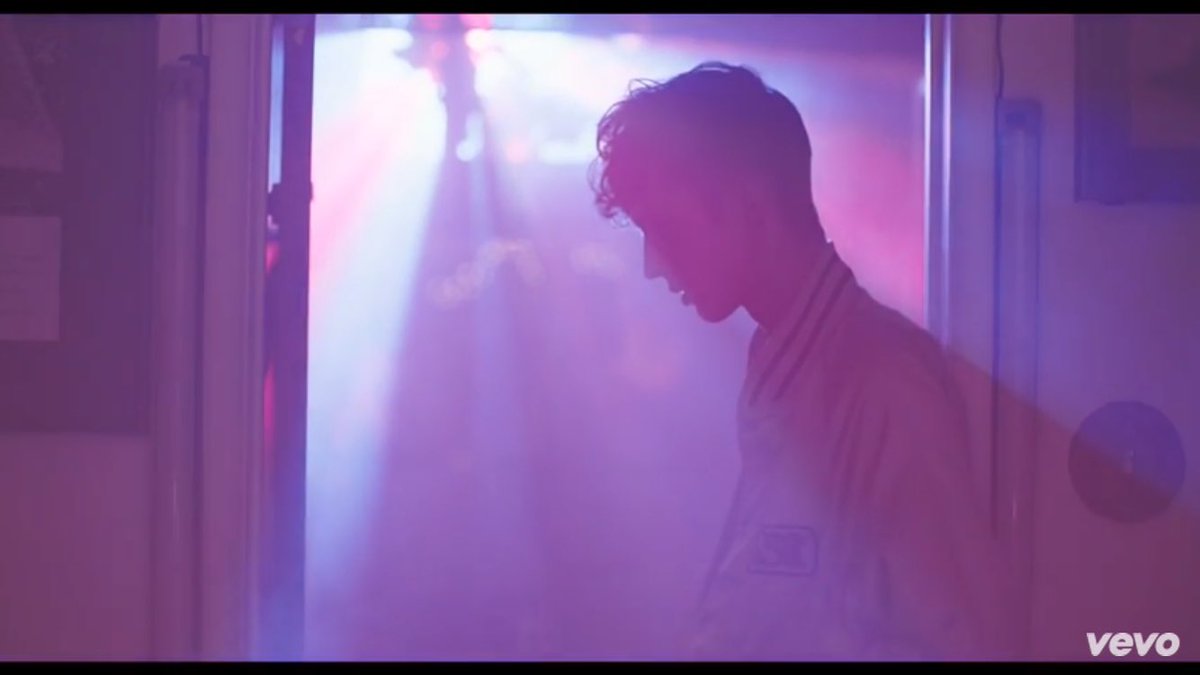 JuliyyT's tweet photo. In Norway it's 4am. I'm awake. 🔵THIS IS THE MOST EPIC MUSIC VIDEO! 🔷 SO PROUD OF YOU @troyesivan 🔹 #YOUTHISYOURS 💙 https://t.co/zR13WQ5S1N