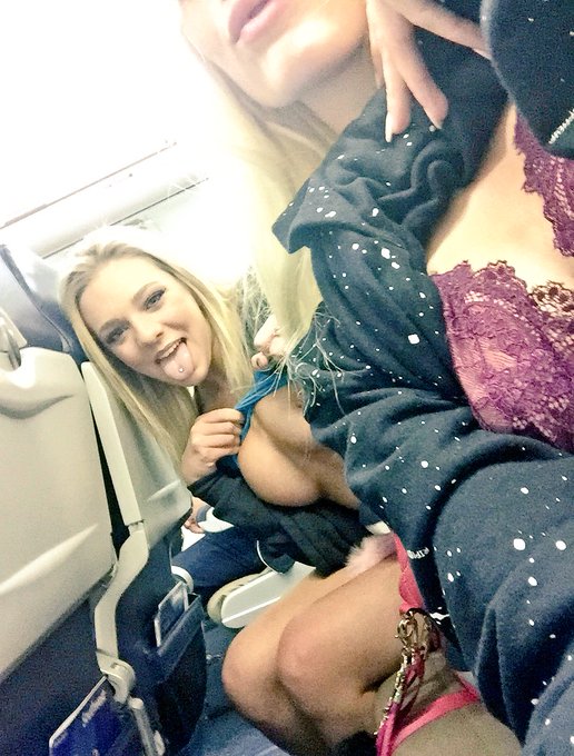 Sitting next to @TiffanyWatsonX on my flight to Vegas #random ??? https://t.co/KFRrrD6Hmk