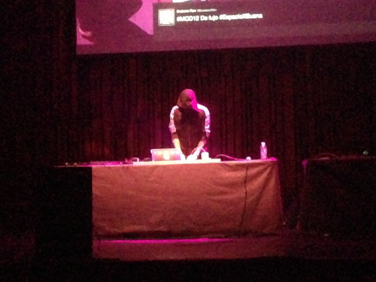 nexuz_uno's tweet photo. Gran evento el #MOD12 Geniales proyectos Antigravity & Arr_p https://t.co/D2ihBrGfU6