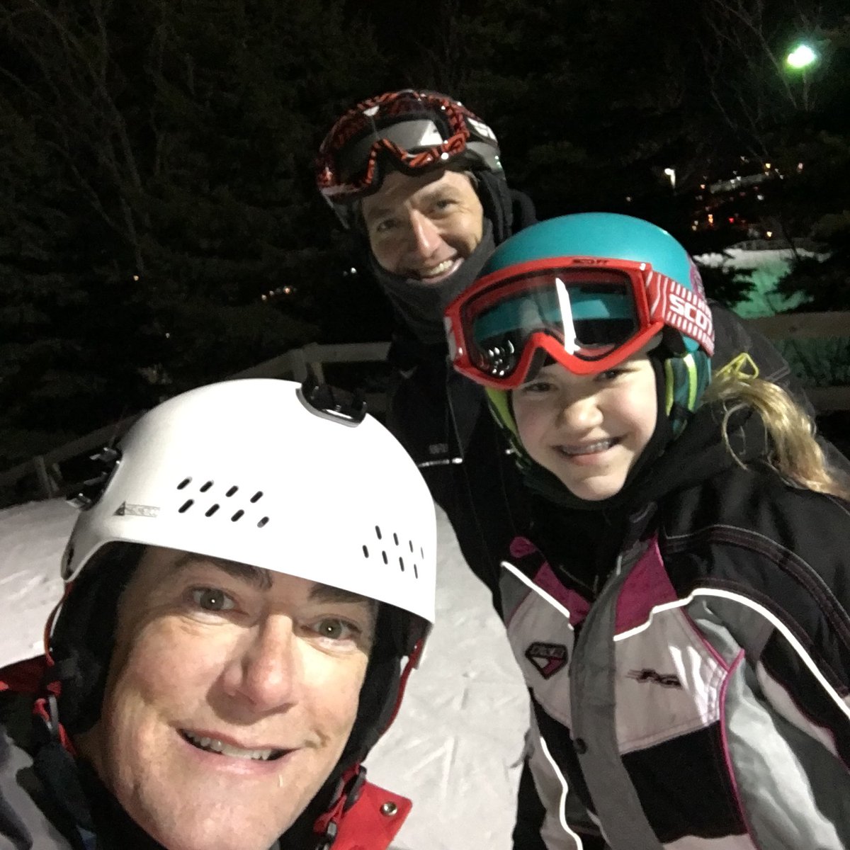 daveryankdwb's tweet photo. This run dedicated to Marie and Chad who donated cash at the top of the hill! https://t.co/32K7OkS4gP