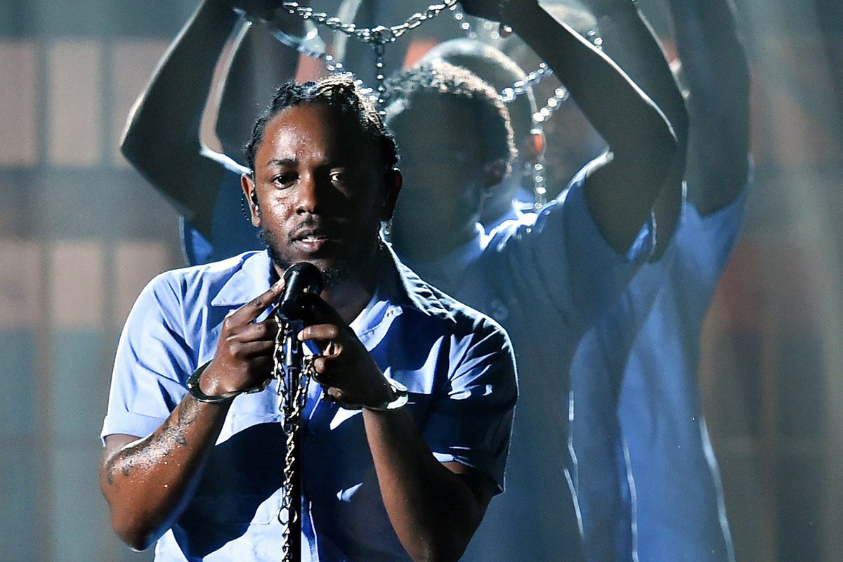 TheHipHopPress's tweet photo. Watch Kendrick Lamar's performance at the 2016 Grammy's.
https://t.co/oIhMXhhrqN https://t.co/JaHDH5z26W