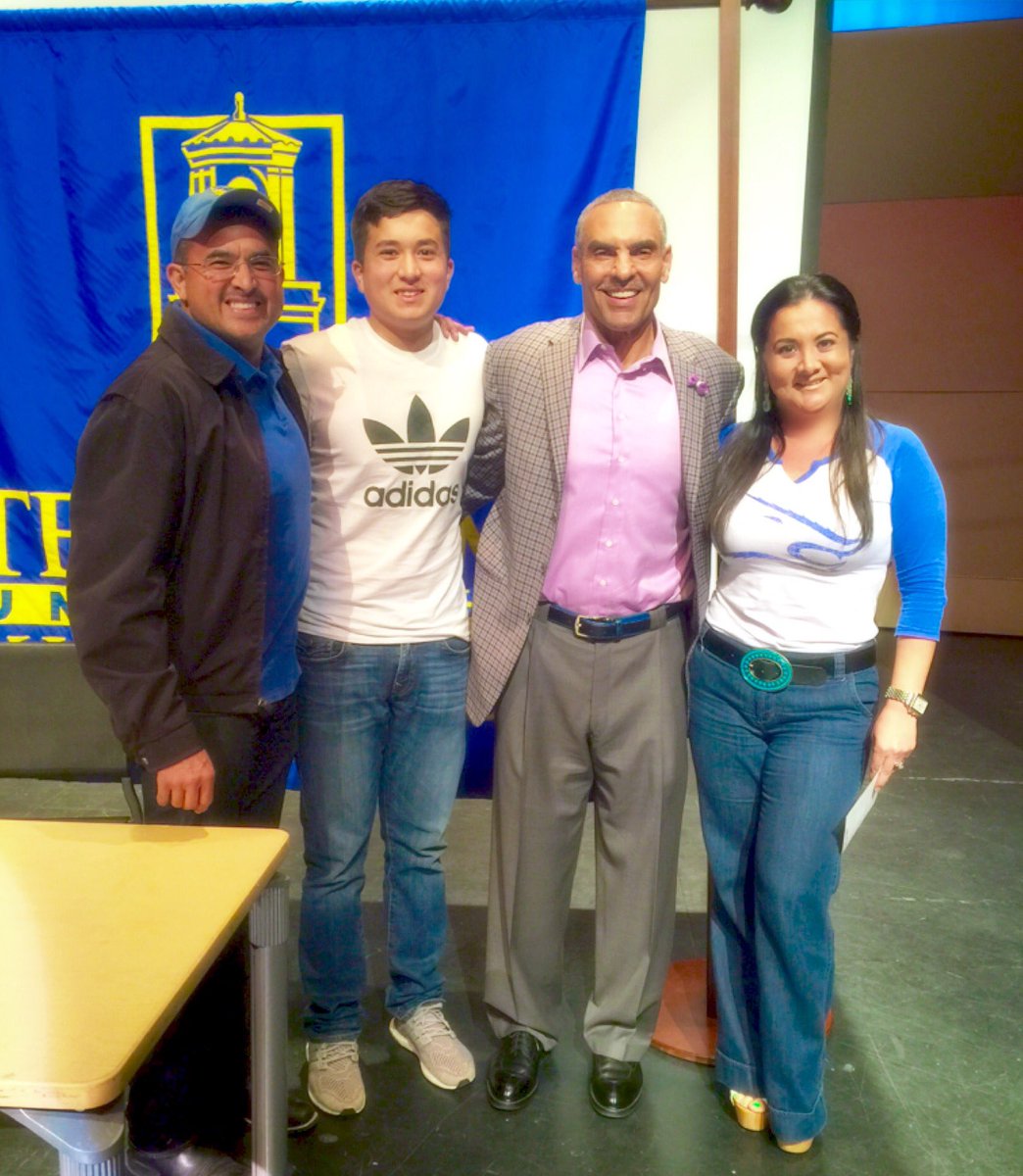 Dr_V_Lucy's tweet photo. Honored to hear Mr. Edwards  @JavelinaNation #LessonsFromFootball #YourGamePlan #YourLifePlan #MakeADifference https://t.co/wFgp3kxuaJ