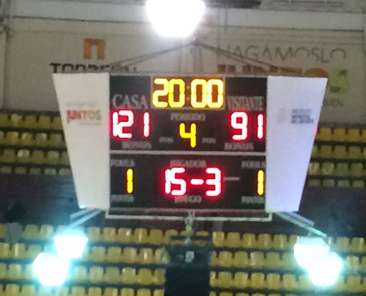 Finaliza el encuentro <a href="/JefesOficial/">JefesFuerzaLagunera</a> se impone ante @AbejasdeGto  Gran espectáculo se vivió en la #HogueraMayor