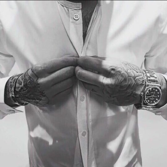 I'm undessing for you <a href="/EludedCheat/">Niall.</a>