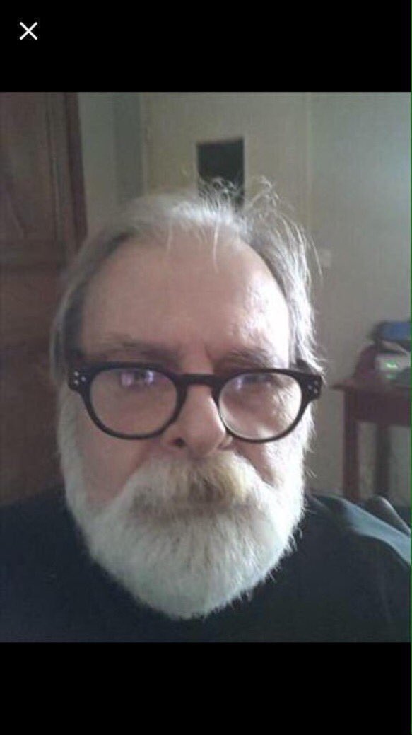 so_mkb's tweet photo. Laurent, 65 ans spécialiste des messages inattendus https://t.co/Oz2lwJcWEV