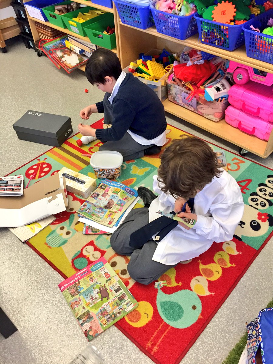 ClimbandGrow's tweet photo. @Energy_Lit @ccbadge #collaboration with our grade 1 #friends @rvssocial for our #recycling &amp; living green project https://t.co/rtCoEr63Lf