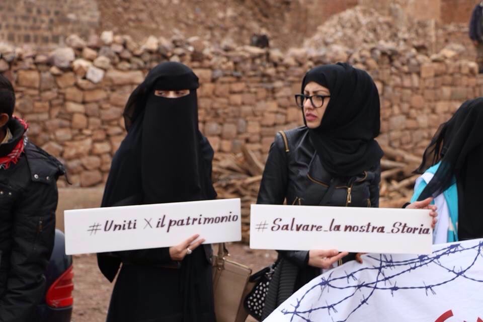 metesohtaoglu's tweet photo. Message from #Kawkaban historic city #Yemen destroyed by #Saudi led air strikes
@UNESCO 
📸@sadam_alqudami https://t.co/SIylz2Pf9u