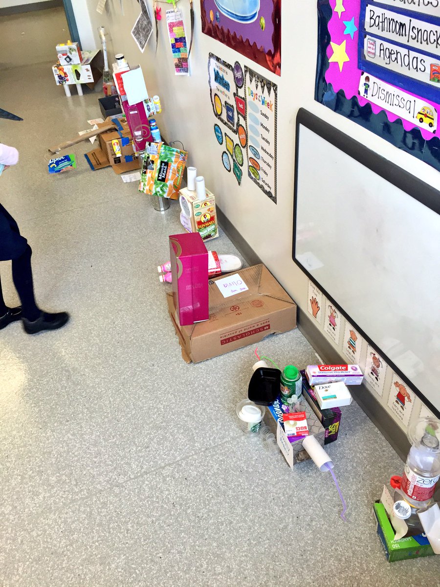 ClimbandGrow's tweet photo. Our @Energy_Lit Art Exhibit was a SUCCESS!! @rvssocial @Erin_YYC @ccbadge #livinggreen #recycling #environmentlove https://t.co/C3pZrzsv37