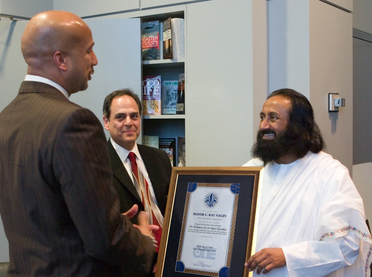 #35YrsofArtofliving my most memorable moment with Sr Sri: his immediate aid to Hurricane Katrina victims