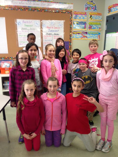 TDJ_FS's tweet photo. Journée rose contre l'intimidation @TDJ_FS #pinkshirtday #rosefrab https://t.co/fMfIvatMWK