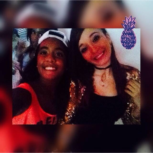 carlab_fans's tweet photo. Mi queen 
Con mi otra queen https://t.co/bpFO5s5wgc