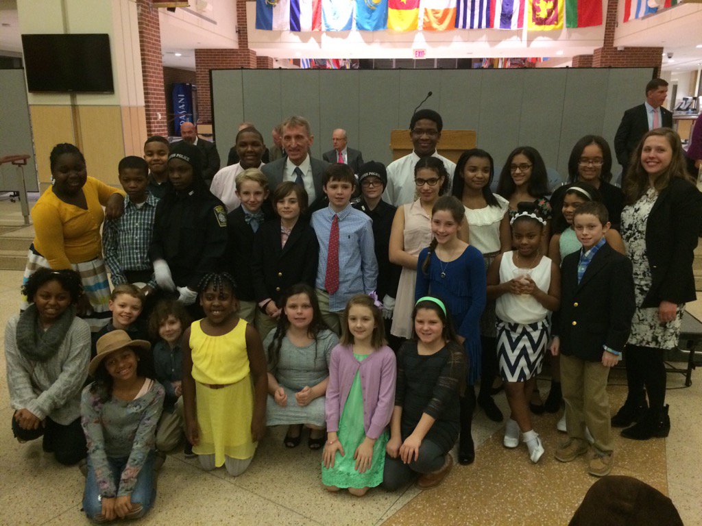 ParacleteBoston's tweet photo. Boston Police Commissioner Billy Evans and @ParacleteBoston students at tonight's Annual Reception https://t.co/VJYwBckpP7