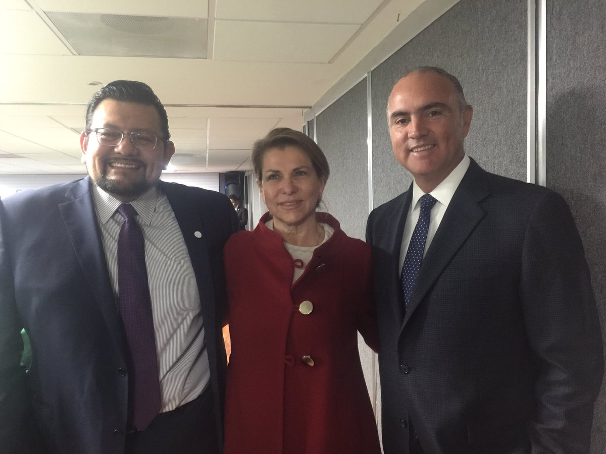mcpinete's tweet image. Con mi paisano @ECambranisT en reunión con @ppcalzada #Srio @SAGARPA_mx 
#ComisionDeDessrrolloRural @InformadorLegis