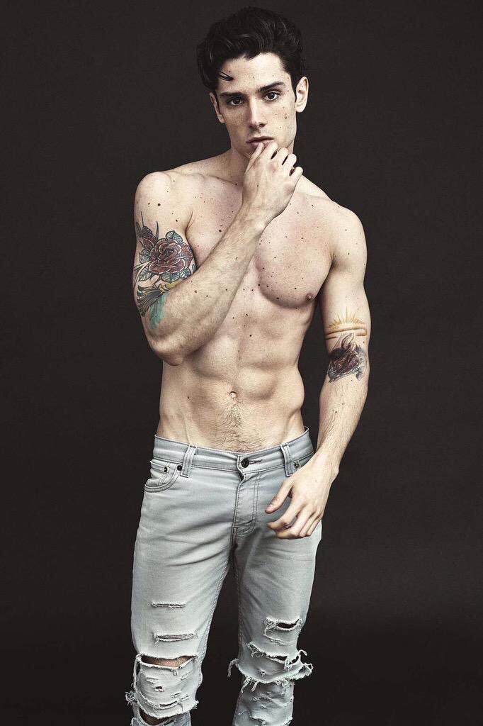 •Returning as Theo Raeken 

•Trying out a new FC 

•Looking for friends