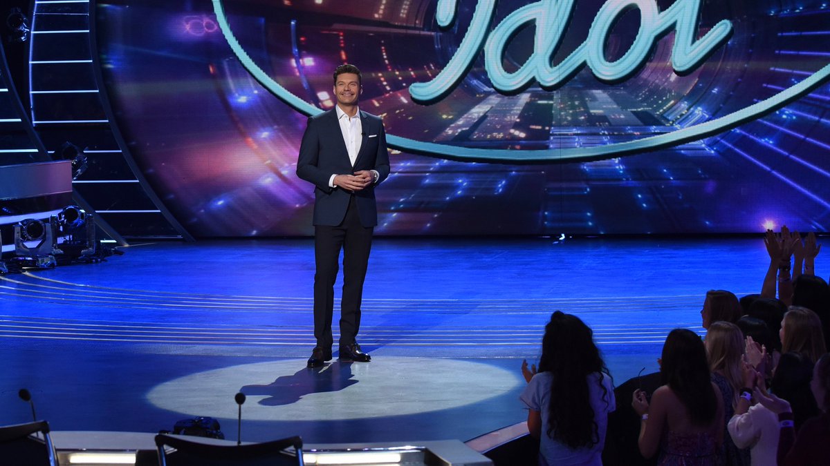 AmericanIdol's tweet photo. RETWEET if you're watching #IdolTonight! The show starts NOW and you don't wanna miss the first FIVE minutes. https://t.co/Mykg5x4J63