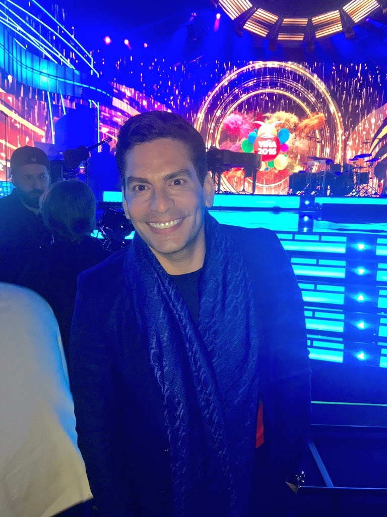 Ismael Cala (@cala) on Twitter photo A punto de comenzar 3era jornada de <a href="/elfestival/">Festival de Viña del Mar</a> #Viña2016CHV en primera fila para disfrutar de <a href="/AlejandroSanz/">Alejandro Sanz</a> A punto de comenzar 3era jornada de <a href="/elfestival/">Festival de Viña del Mar</a> #Viña2016CHV en primera fila para disfrutar de <a href="/AlejandroSanz/">Alejandro Sanz</a>
