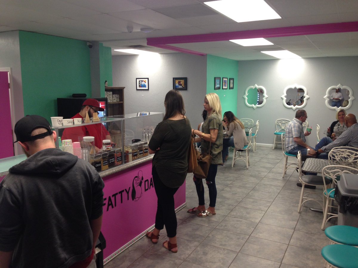 davidbmoore's tweet image. Fatty Daddy&apos;s is busy on a wed night!