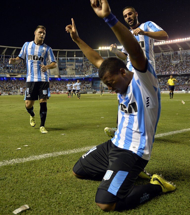 26Rogermartinez's tweet photo. El placer está en realizar las cosas que la gente dice que no podemos! Gloria a Dios 🔵⚪️💪🏾🙏🏾⚽️ La Bendición del Gol https://t.co/khqZkwUrp0