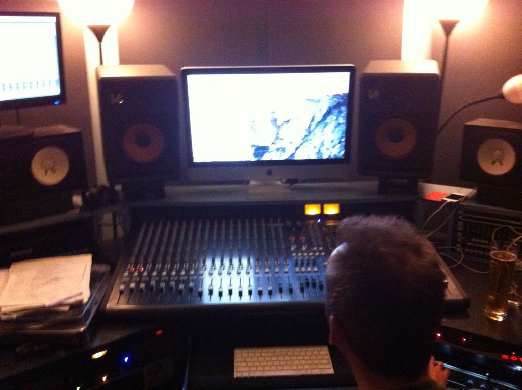TheReplySound's tweet image. Working on the record! @kalle_SO36 @smckean @JamesBondKeys #music #indie #soul #thereply