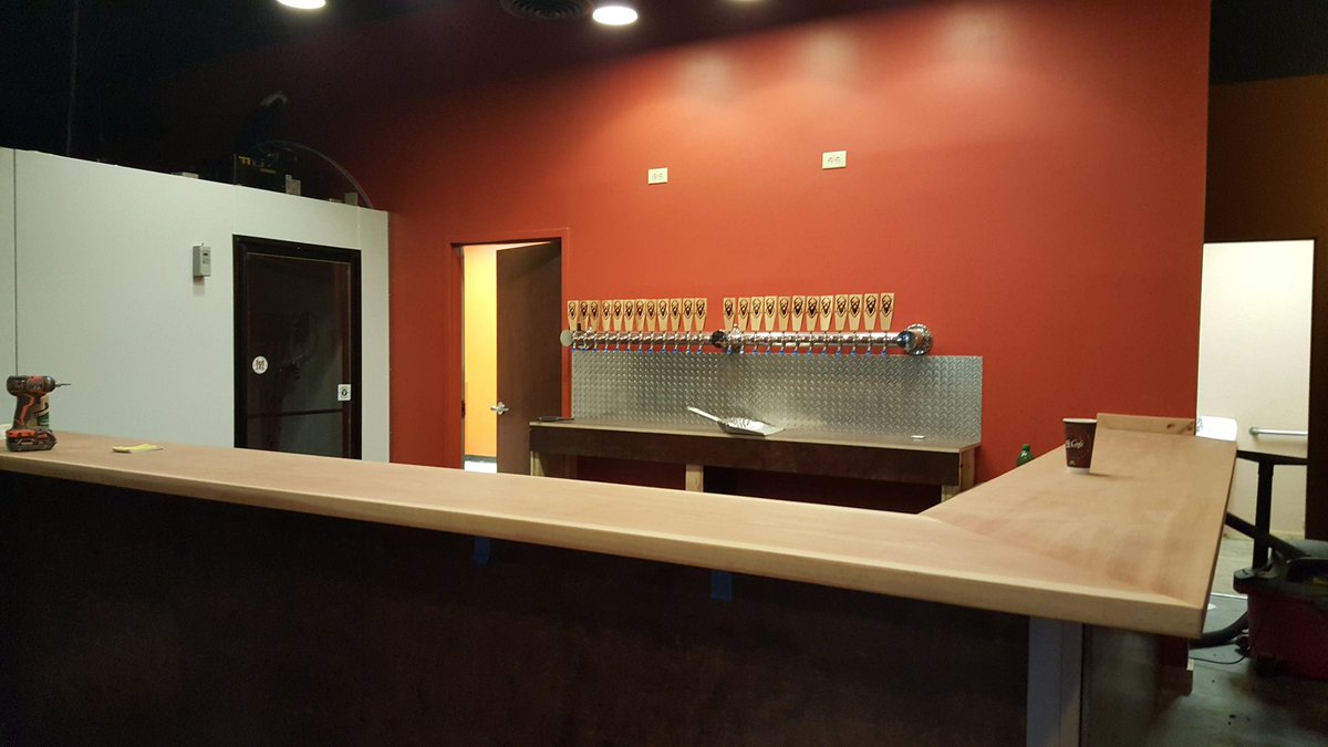 BCs_BottleLodge's tweet photo. Bar progress! #almostbeertime #almostdone https://t.co/jXHmTeQLtK