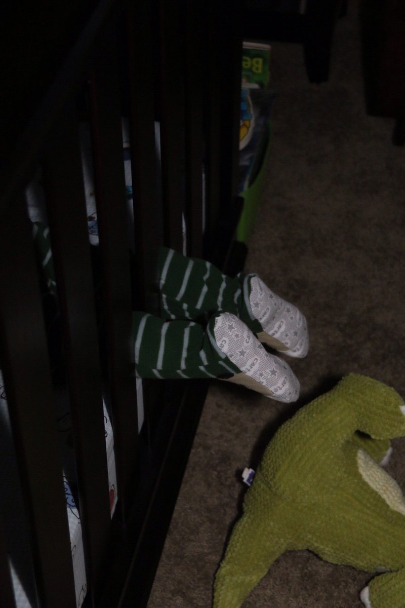 JulieMBerger's tweet photo. How I found Thomas yesterday. #dadasboy #tallson @bergeraaron https://t.co/6RFlTKBvxd