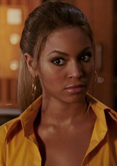 oukinky's tweet photo. When a boy you don't like trying to talk to you and get a hug, and you looking at you're homegirls like 😳 https://t.co/HEqVsDxev7