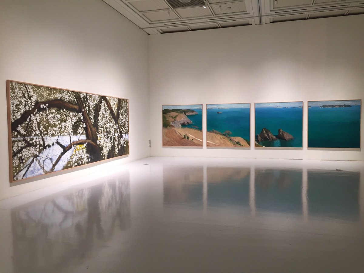 1차 전시가 3.2(수) 종료 됩니다. 오는 금요일(26일) 오후 4시 큐레이터의 1차 전시 마지막 설명을 들을 수 있습니다. 많은 관심바라며, 저희는 새로운 모습으로 2차 전시때 찾아 뵙겠습니다~