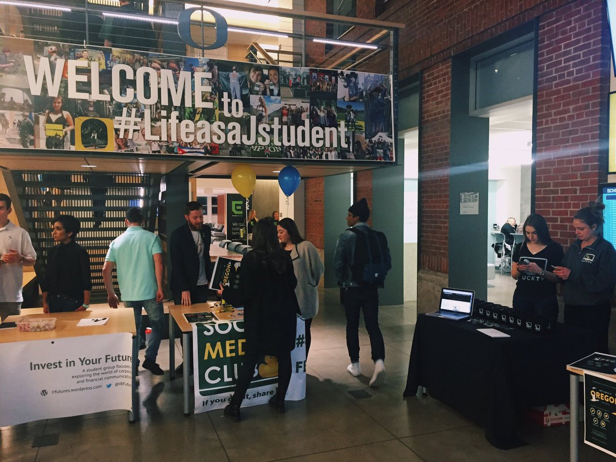 UODuckTV's tweet photo. Do you want to get involved in PR? Make sure to check us out at #KnowPRNight in Allen Hall NOW! #KnowPR #DuckTVPR π€ https://t.co/SJMycmf0f1