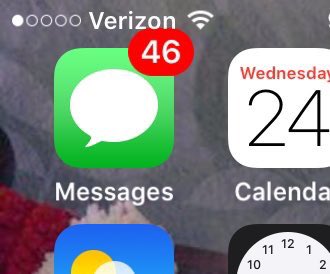 FL__GAline's tweet photo. When you're in a group chat but don't care about the conversation https://t.co/0L8DMm5YIV