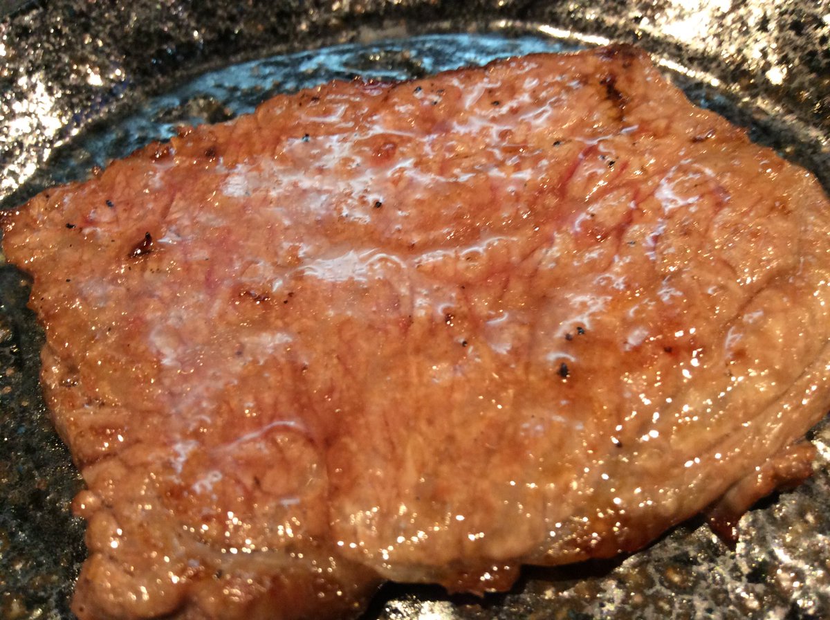 【報酬を得たら即使う！これ鉄則！】
またすぐにお金は回ってくるもの(＾ｰ^)ノ
今日は昼から仲間で遠慮なく行こう(￣▽￣)！
この黒毛和牛マルシン、本当に美味い✨✨
即金にご興味ある方はDMかLINE@へ「@dxi7514k」