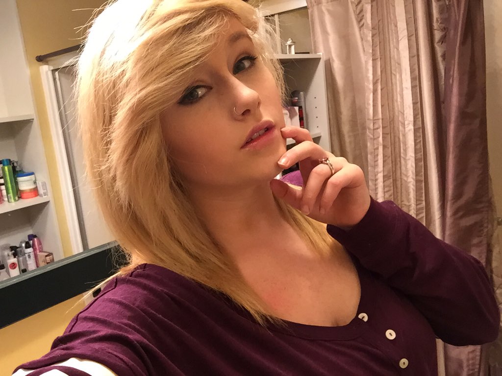 kittyc1020's tweet photo. I deserve it more than you so Send me gifts pindicks. #worshipwednesday @RT_Slave @RTpig #findom #gifting #paypig https://t.co/ygLRYSm889