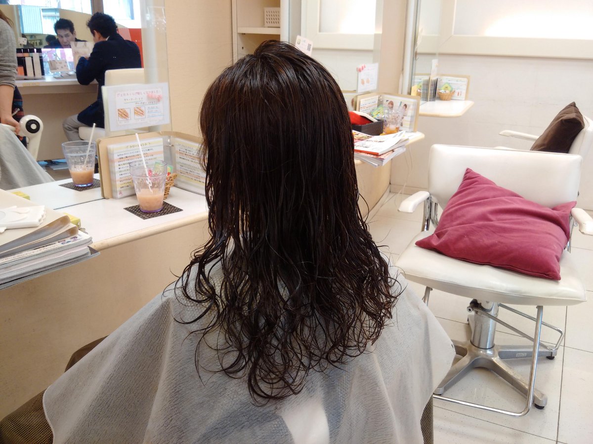 やすい秀治 Hairmake B2c代表 Twitterren ノンアルカリデジタルパーマ 左が濡れ髮 右は乾かしただけの状態 デジタルパーマ スタイリング要らず 朝が楽 セットが簡単 T Co Bujfbaqimn