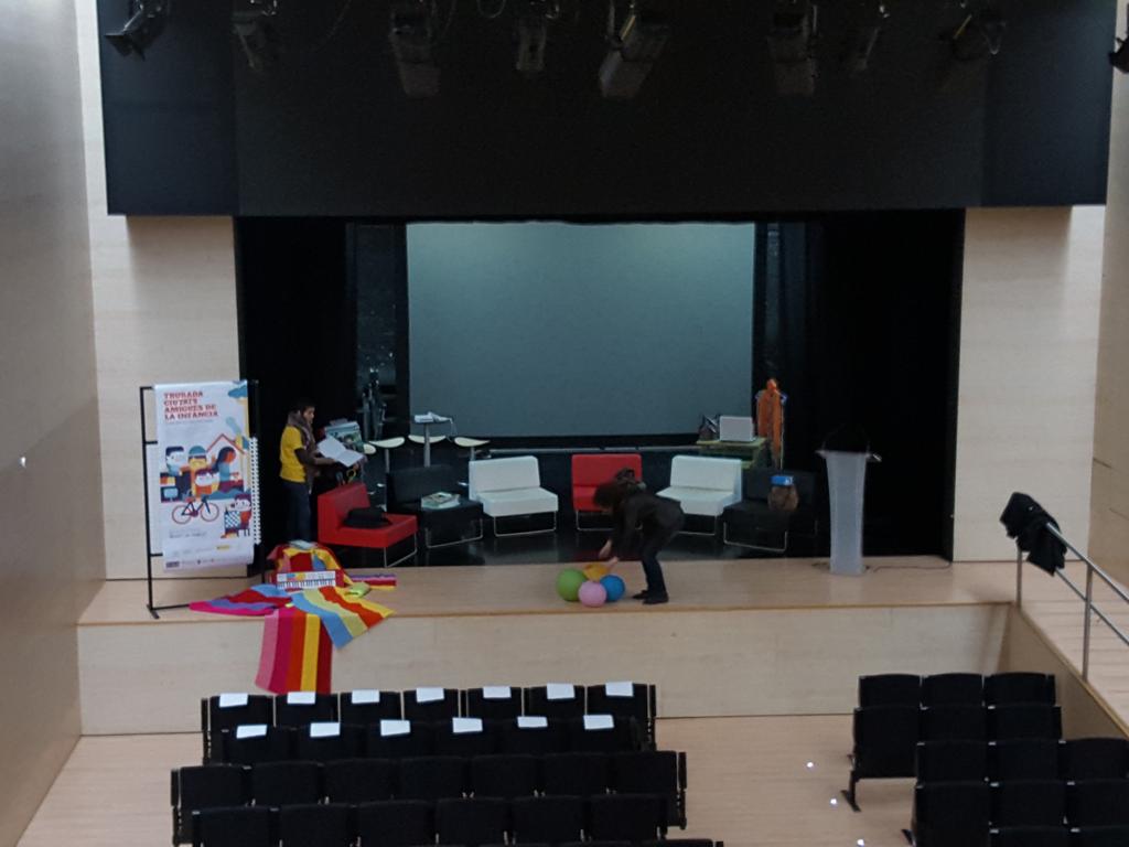 QuartJove's tweet photo. Ja tot preparat per a la trobada Ciutats Amigues de la #Infància de #QuartdePoblet #CAItrobadaCV #XarxaJove #Redsij https://t.co/Qo6Pwpvzoy