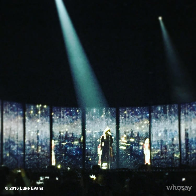 TheRealLukevans's tweet photo. Best moment from @Brits. Watching Adelle. Simply Amazing. Thank you @warnermusic https://t.co/4qFbtMzSvW