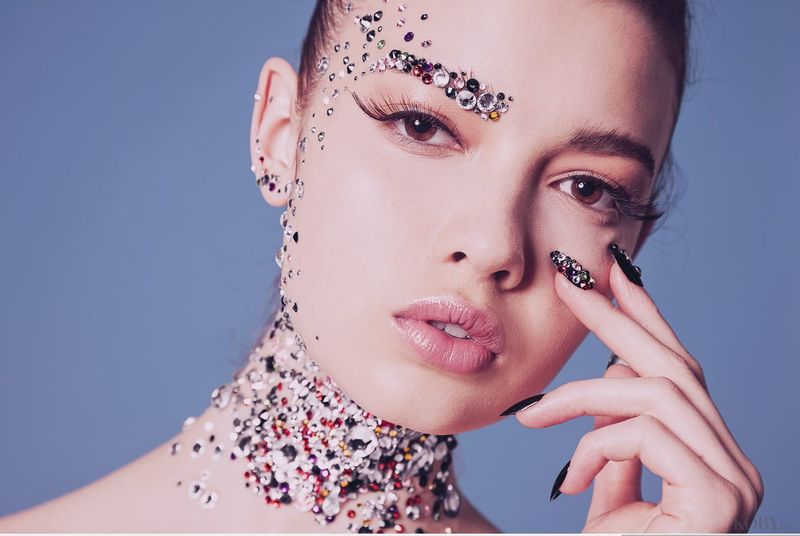 Бьюти шоу. Название студии красоты. Катя адушкина бьюти бом. Макияж цветы. Орифлэйм бьюти чат.